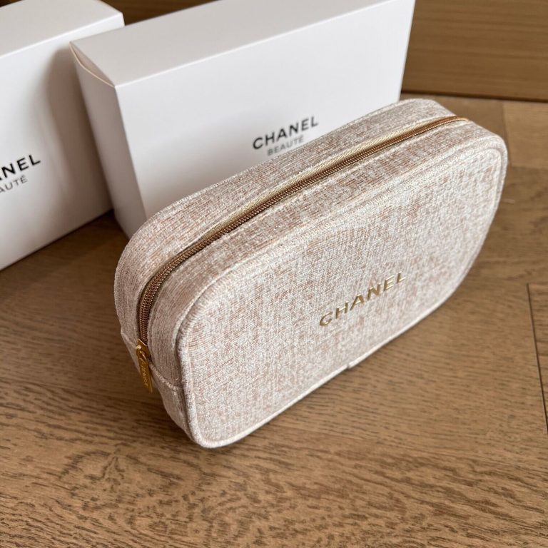 chanel Beaute Cosmetic Makeup Bag Pouch Clutch Sparkling Creamy GOLD
