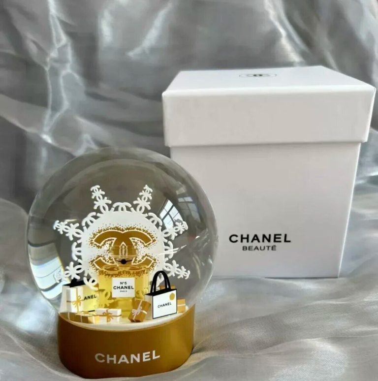 chanel 2024 VIP Gift Crystal Ball Snow Globe New Limited Edition Christmas