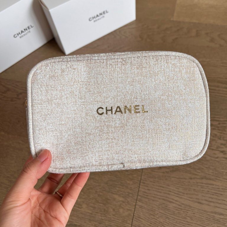 chanel Beaute Cosmetic Makeup Bag Pouch Clutch Sparkling Creamy GOLD