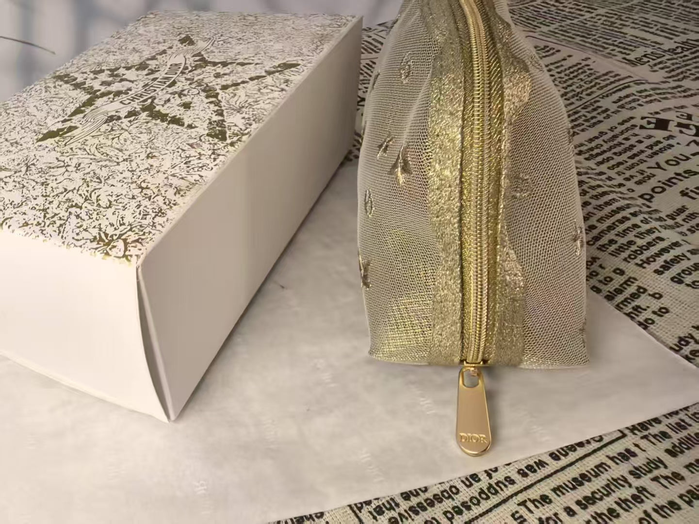 D-IOR Mesh Star Makeup Bag gwp