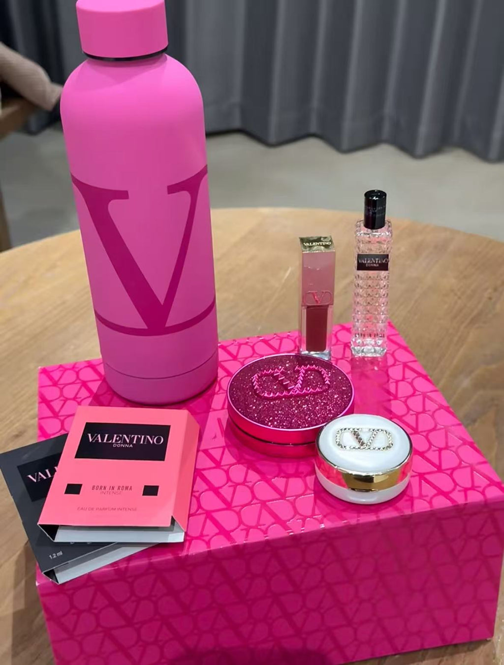 Valentino Pink & Gold Dual-Color Thermos Cup