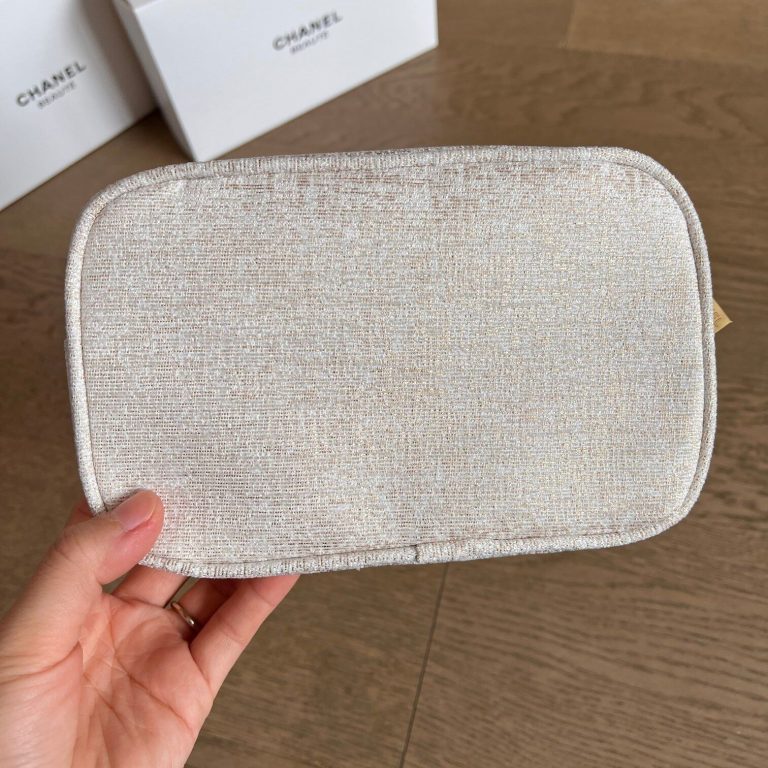 chanel Beaute Cosmetic Makeup Bag Pouch Clutch Sparkling Creamy GOLD