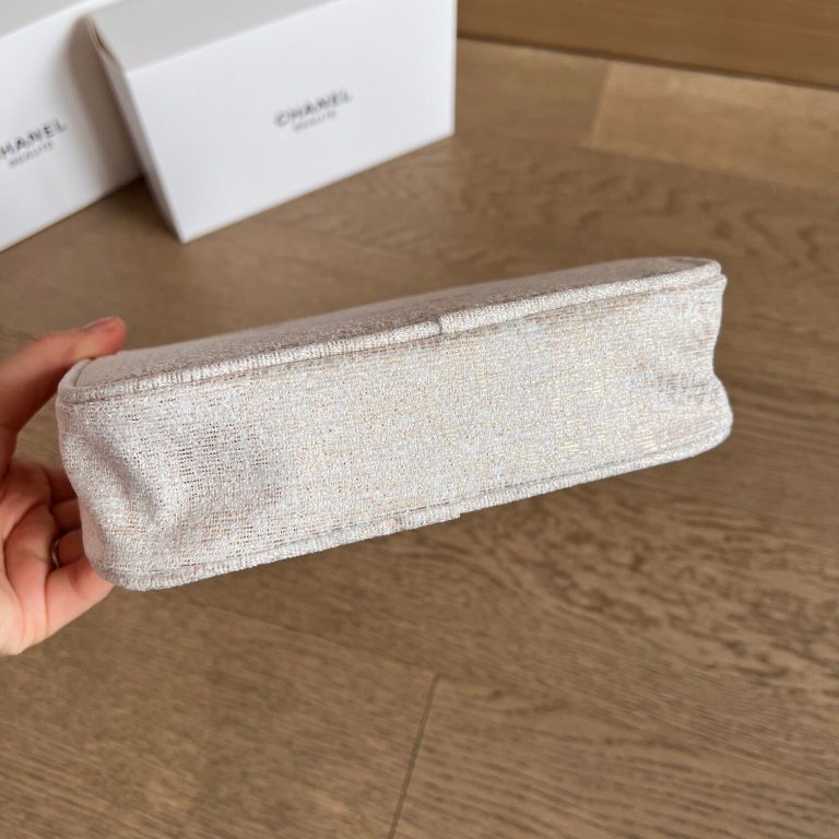 chanel Beaute Cosmetic Makeup Bag Pouch Clutch Sparkling Creamy GOLD