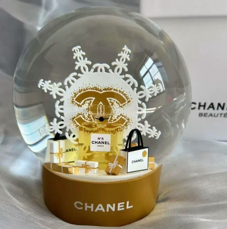 chanel 2024 VIP Gift Crystal Ball Snow Globe New Limited Edition Christmas
