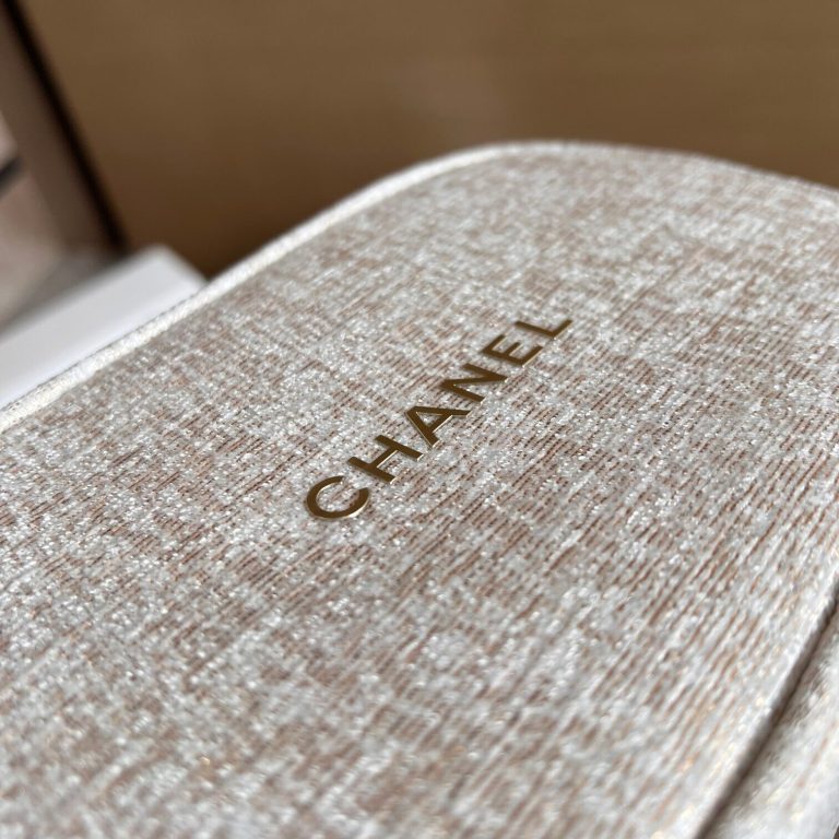 chanel Beaute Cosmetic Makeup Bag Pouch Clutch Sparkling Creamy GOLD