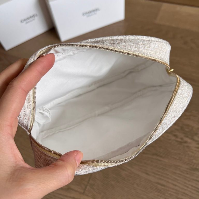 chanel Beaute Cosmetic Makeup Bag Pouch Clutch Sparkling Creamy GOLD