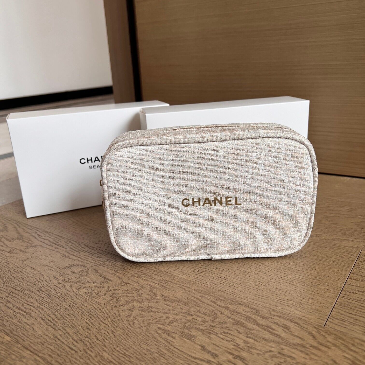 chanel Beaute Cosmetic Makeup Bag Pouch Clutch Sparkling Creamy GOLD