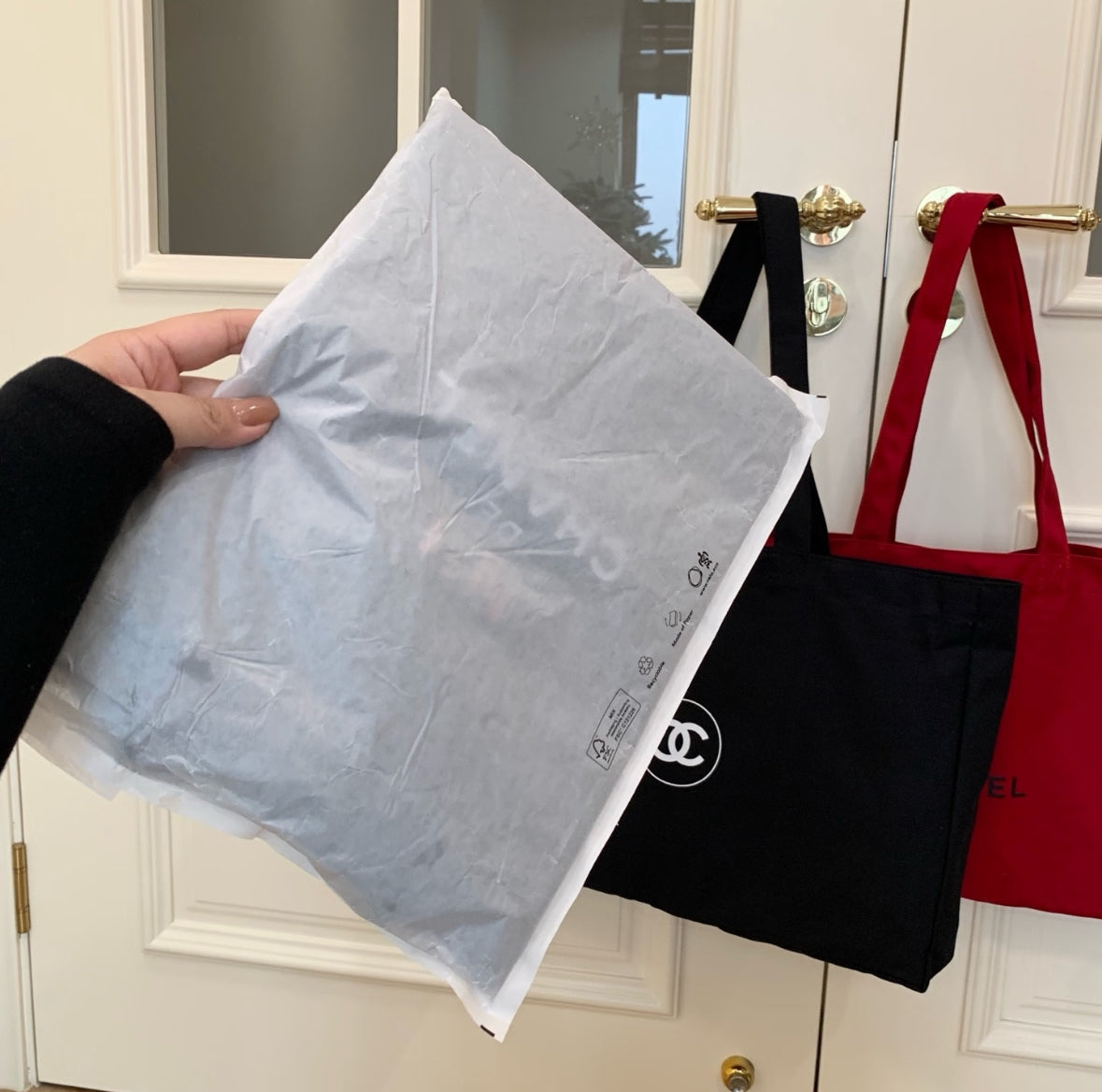 C-HANEL Floral Luxe Gift Set – Premium Skincare & Beauty Essentials black