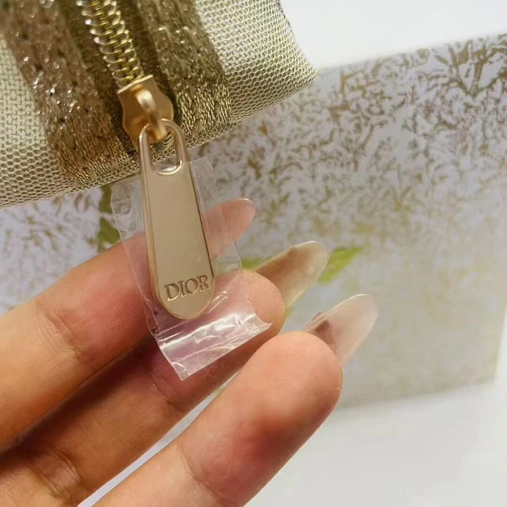 D-IOR Mesh Star Makeup Bag gwp